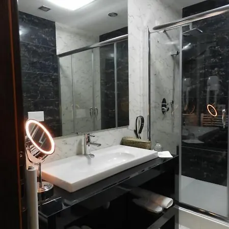 מלון Boutique Kotoni 4*