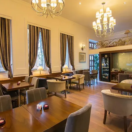 Boutique Kotoni Hotell 4*