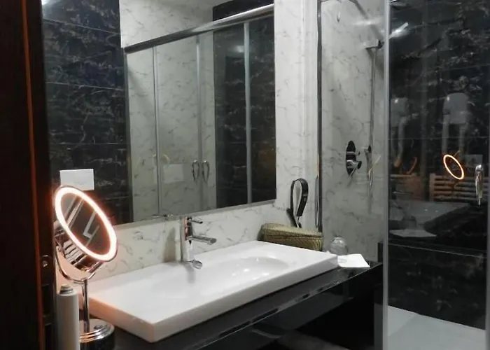 מלון Boutique Kotoni 4*